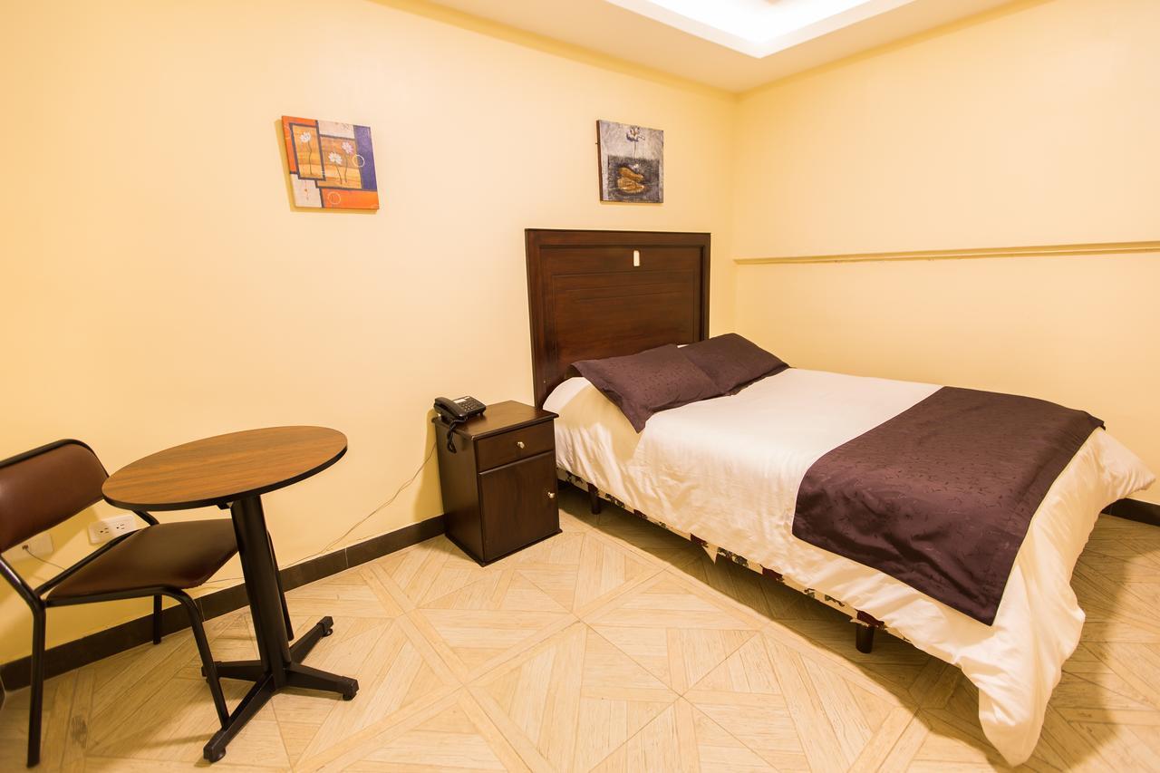 Hotel Saint Thomas Quito Extérieur photo